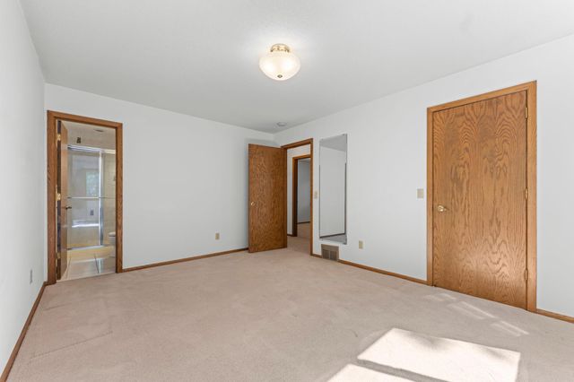 1810 Howell Street N, Falcon Heights, MN 55113