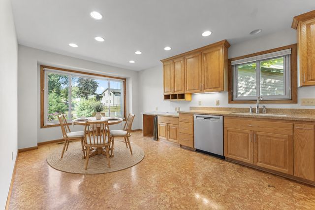 1810 Howell Street N, Falcon Heights, MN 55113