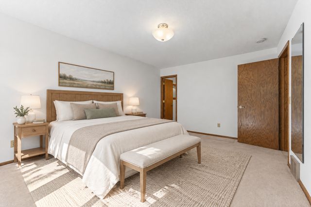 1810 Howell Street N, Falcon Heights, MN 55113