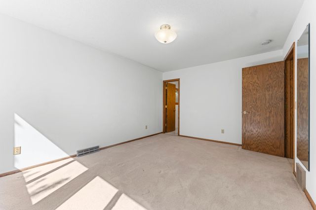 1810 Howell Street N, Falcon Heights, MN 55113