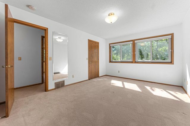 1810 Howell Street N, Falcon Heights, MN 55113