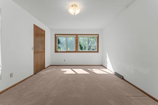 1810 Howell Street N, Falcon Heights, MN 55113