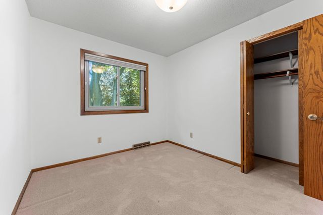 1810 Howell Street N, Falcon Heights, MN 55113