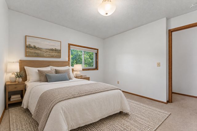 1810 Howell Street N, Falcon Heights, MN 55113