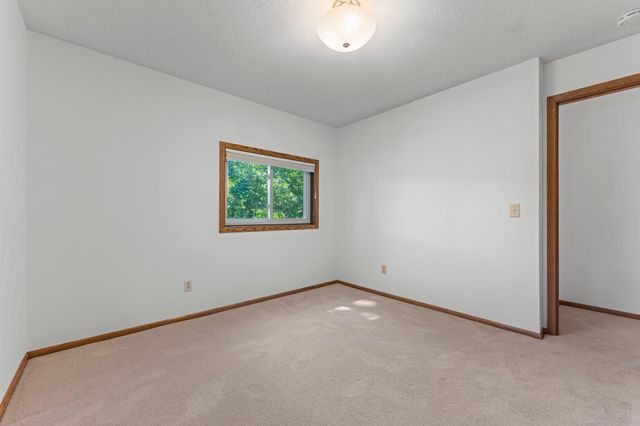 1810 Howell Street N, Falcon Heights, MN 55113