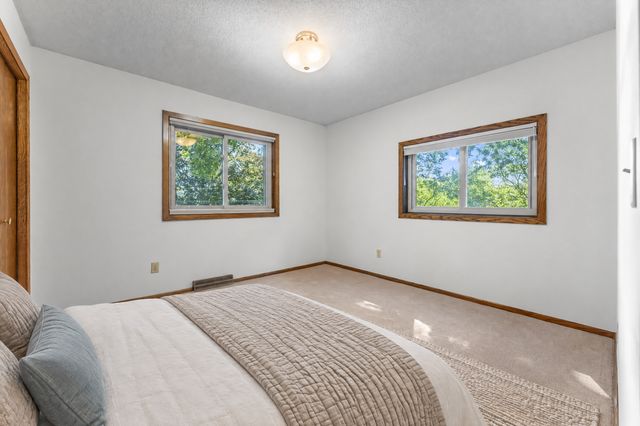 1810 Howell Street N, Falcon Heights, MN 55113
