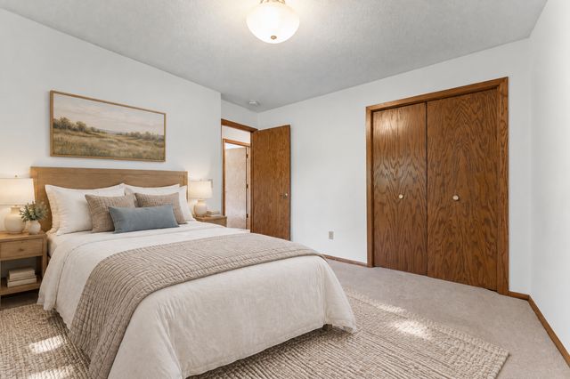 1810 Howell Street N, Falcon Heights, MN 55113