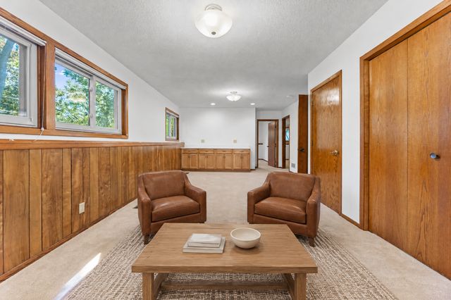 1810 Howell Street N, Falcon Heights, MN 55113