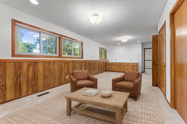 1810 Howell Street N, Falcon Heights, MN 55113