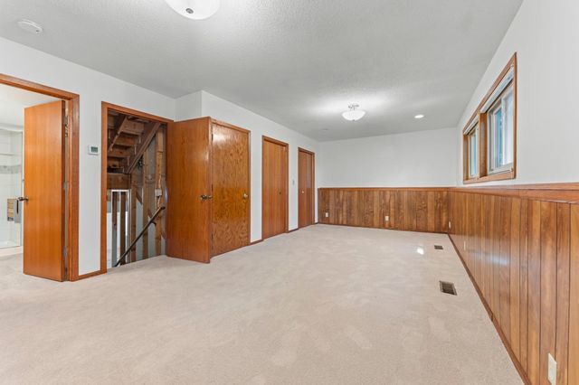 1810 Howell Street N, Falcon Heights, MN 55113