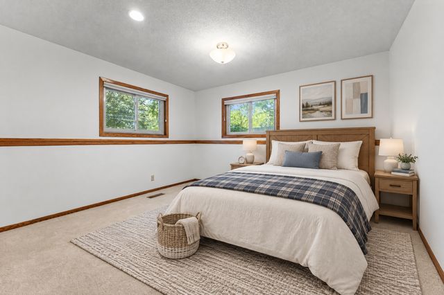 1810 Howell Street N, Falcon Heights, MN 55113