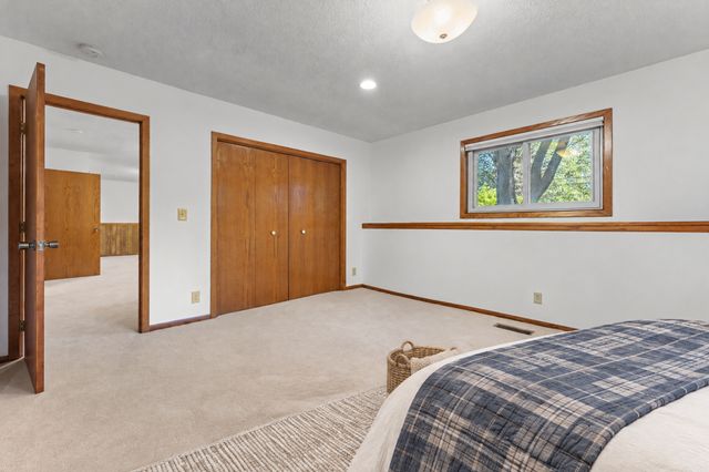 1810 Howell Street N, Falcon Heights, MN 55113