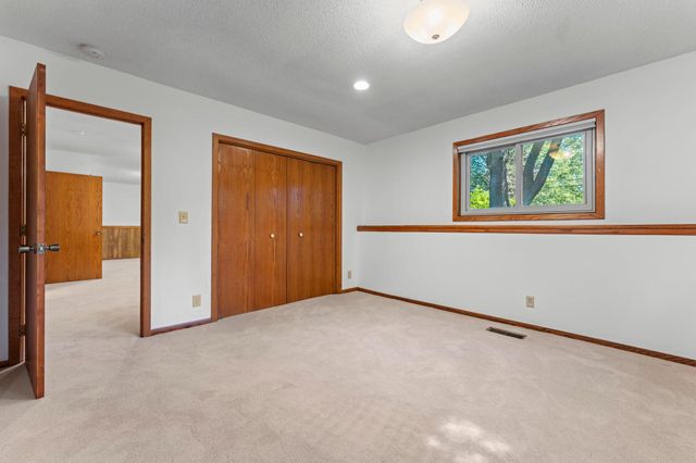 1810 Howell Street N, Falcon Heights, MN 55113