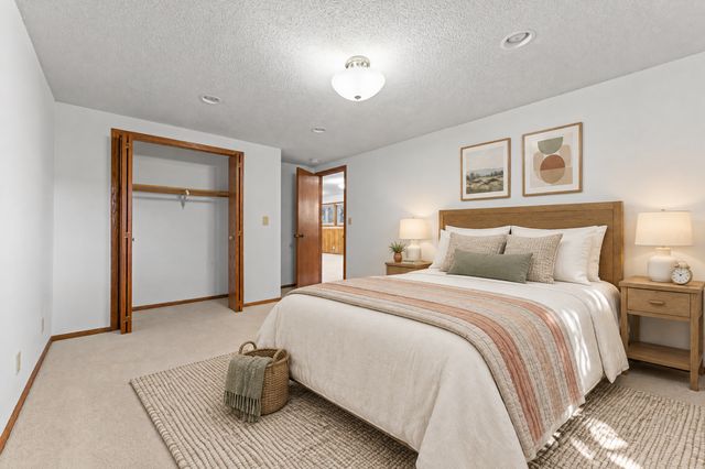 1810 Howell Street N, Falcon Heights, MN 55113