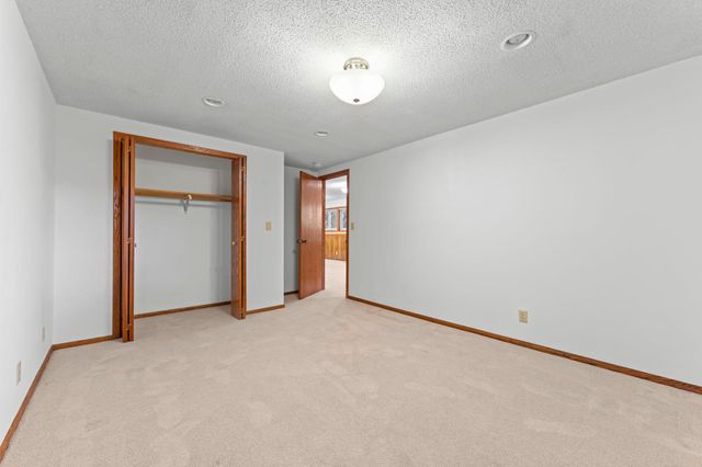 1810 Howell Street N, Falcon Heights, MN 55113