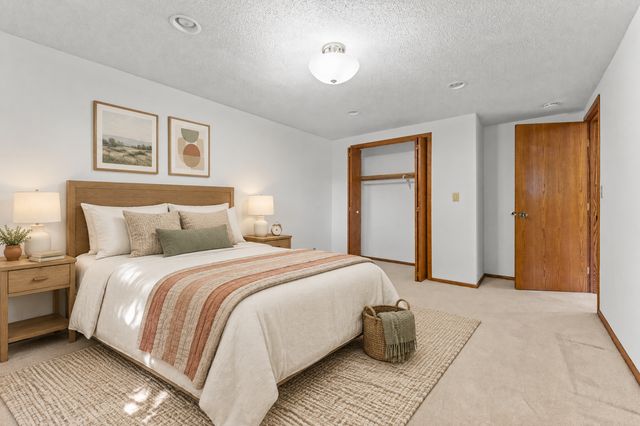 1810 Howell Street N, Falcon Heights, MN 55113