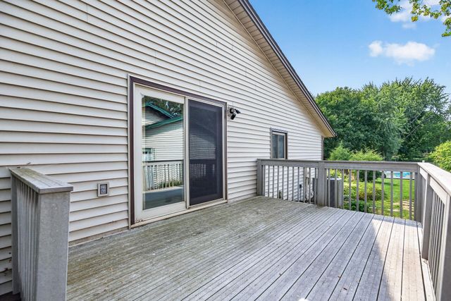 1810 Howell Street N, Falcon Heights, MN 55113