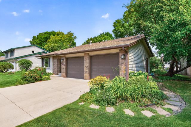1810 Howell Street N, Falcon Heights, MN 55113