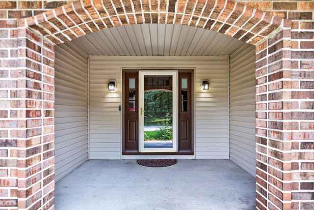 1810 Howell Street N, Falcon Heights, MN 55113