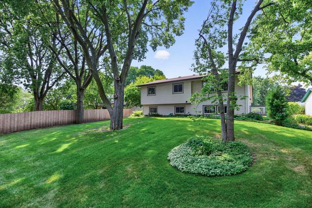 1810 Howell Street N, Falcon Heights, MN 55113