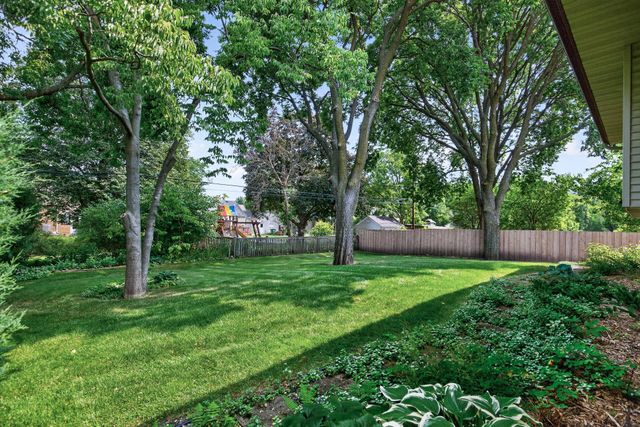 1810 Howell Street N, Falcon Heights, MN 55113