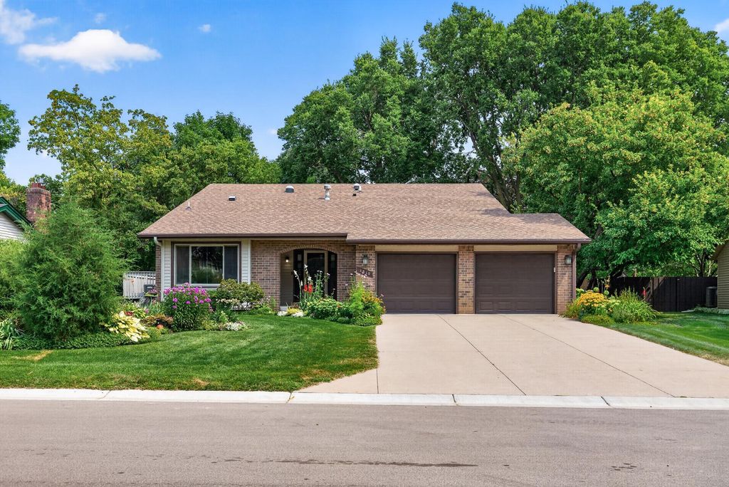 1810 Howell Street N, Falcon Heights, MN 55113 — exterior