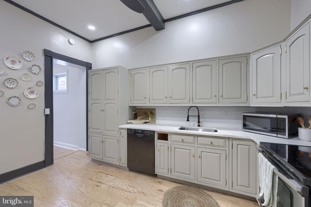 204 E MAIN ST, Mount Joy, PA 17552