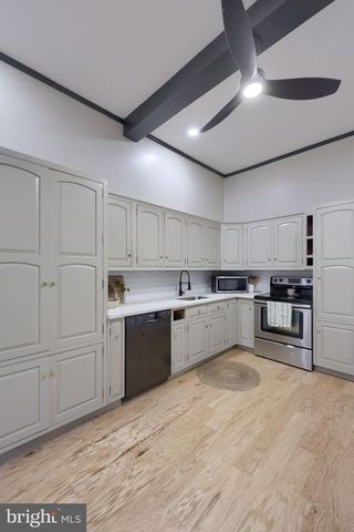 204 E MAIN ST, Mount Joy, PA 17552