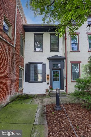 204 E MAIN ST, Mount Joy, PA 17552