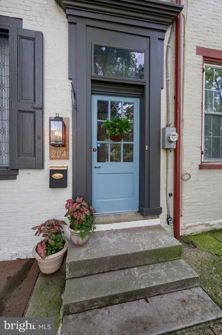 204 E MAIN ST, Mount Joy, PA 17552