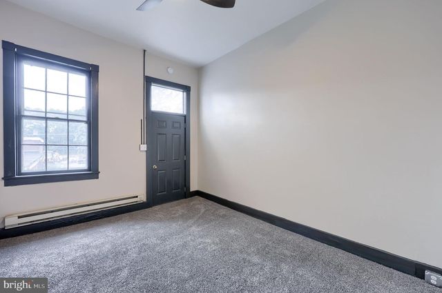 204 E MAIN ST, Mount Joy, PA 17552