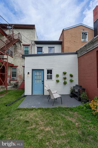204 E MAIN ST, Mount Joy, PA 17552