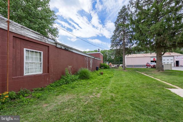 204 E MAIN ST, Mount Joy, PA 17552