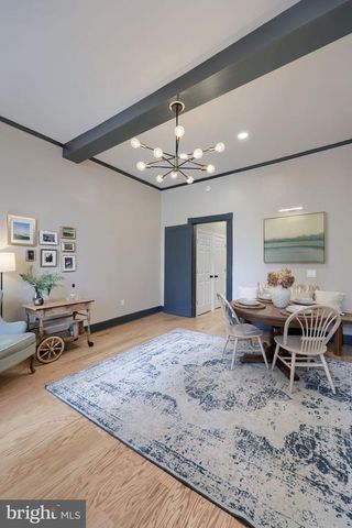 204 E MAIN ST, Mount Joy, PA 17552