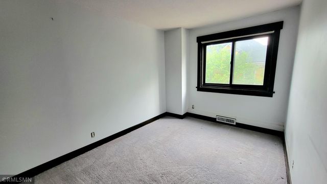 410 Groveland Avenue 202, Minneapolis, MN 55403