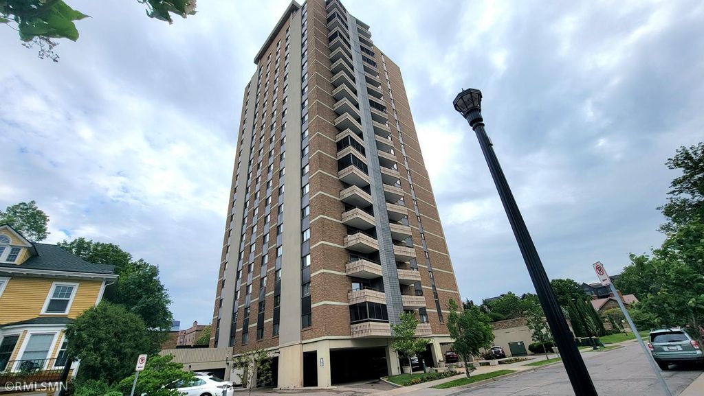 410 Groveland Avenue 202, Minneapolis, MN 55403