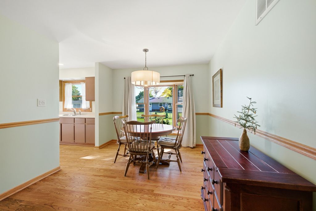 45 Avon Road, Elk Grove Village, IL 60007 — photo 4
