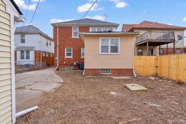 15213 Mettetal Street, Detroit, MI 48227