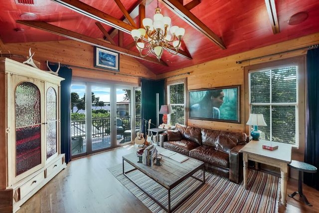 137 S Oak Street, Lantana, FL 33462