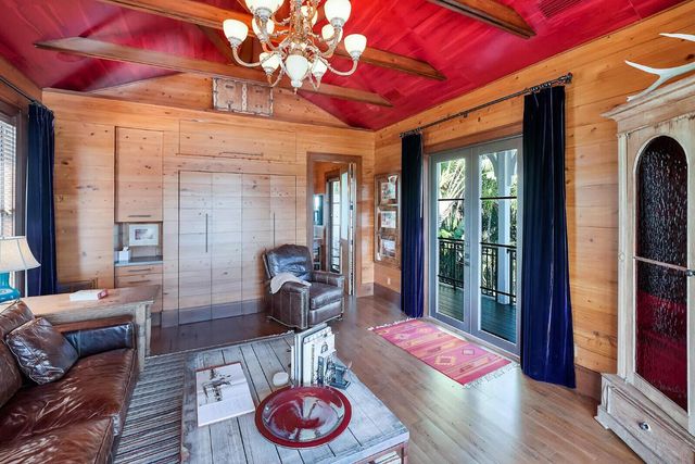 137 S Oak Street, Lantana, FL 33462