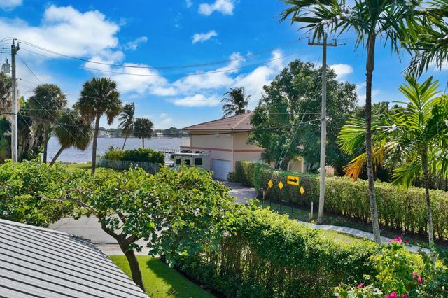 137 S Oak Street, Lantana, FL 33462