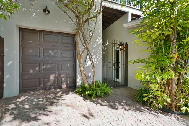 137 S Oak Street, Lantana, FL 33462