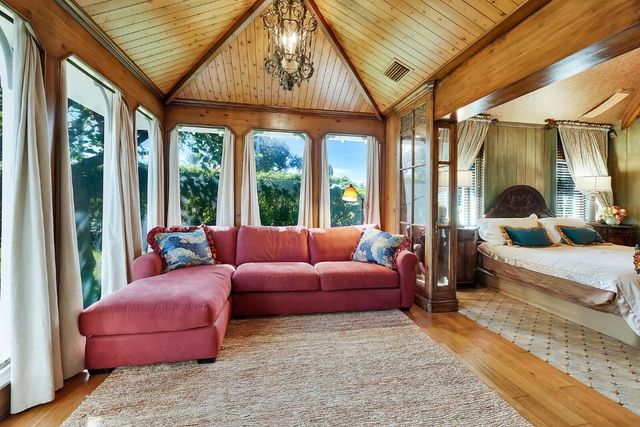 137 S Oak Street, Lantana, FL 33462