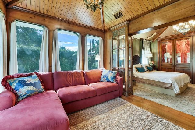 137 S Oak Street, Lantana, FL 33462