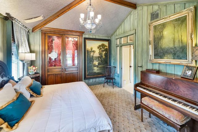 137 S Oak Street, Lantana, FL 33462