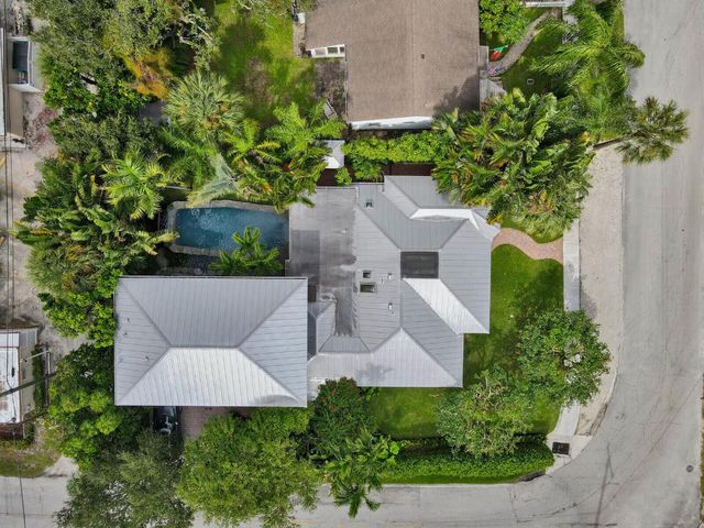 137 S Oak Street, Lantana, FL 33462