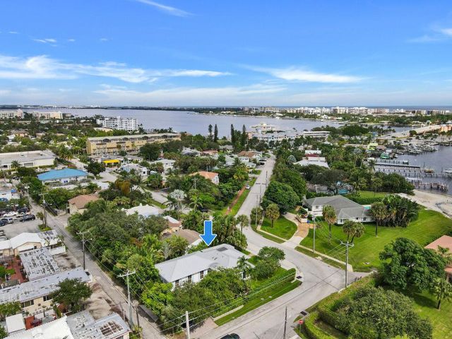 137 S Oak Street, Lantana, FL 33462