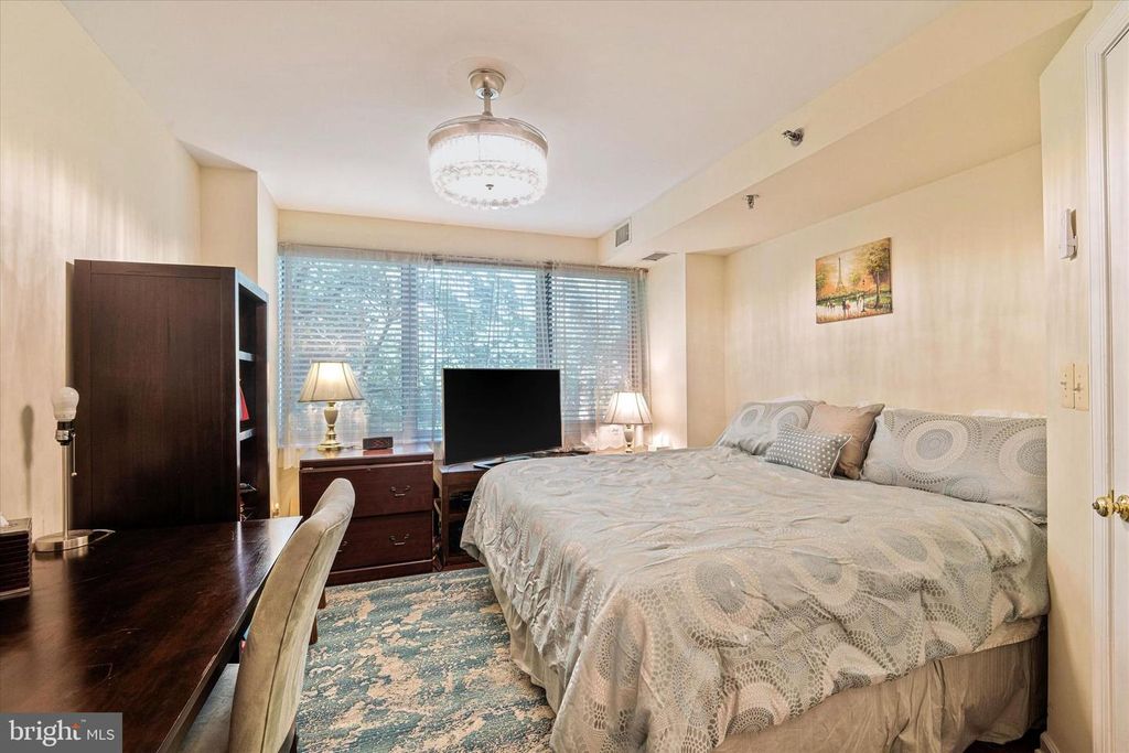 Image 25 of property listing at 5450 WHITLEY PARK TER #301, Bethesda, MD 20814