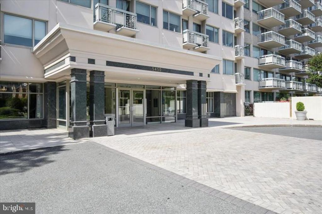 Image 28 of property listing at 5450 WHITLEY PARK TER #301, Bethesda, MD 20814