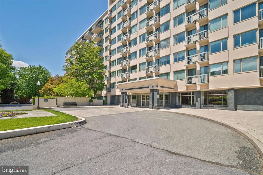 Image 31 of property listing at 5450 WHITLEY PARK TER #301, Bethesda, MD 20814